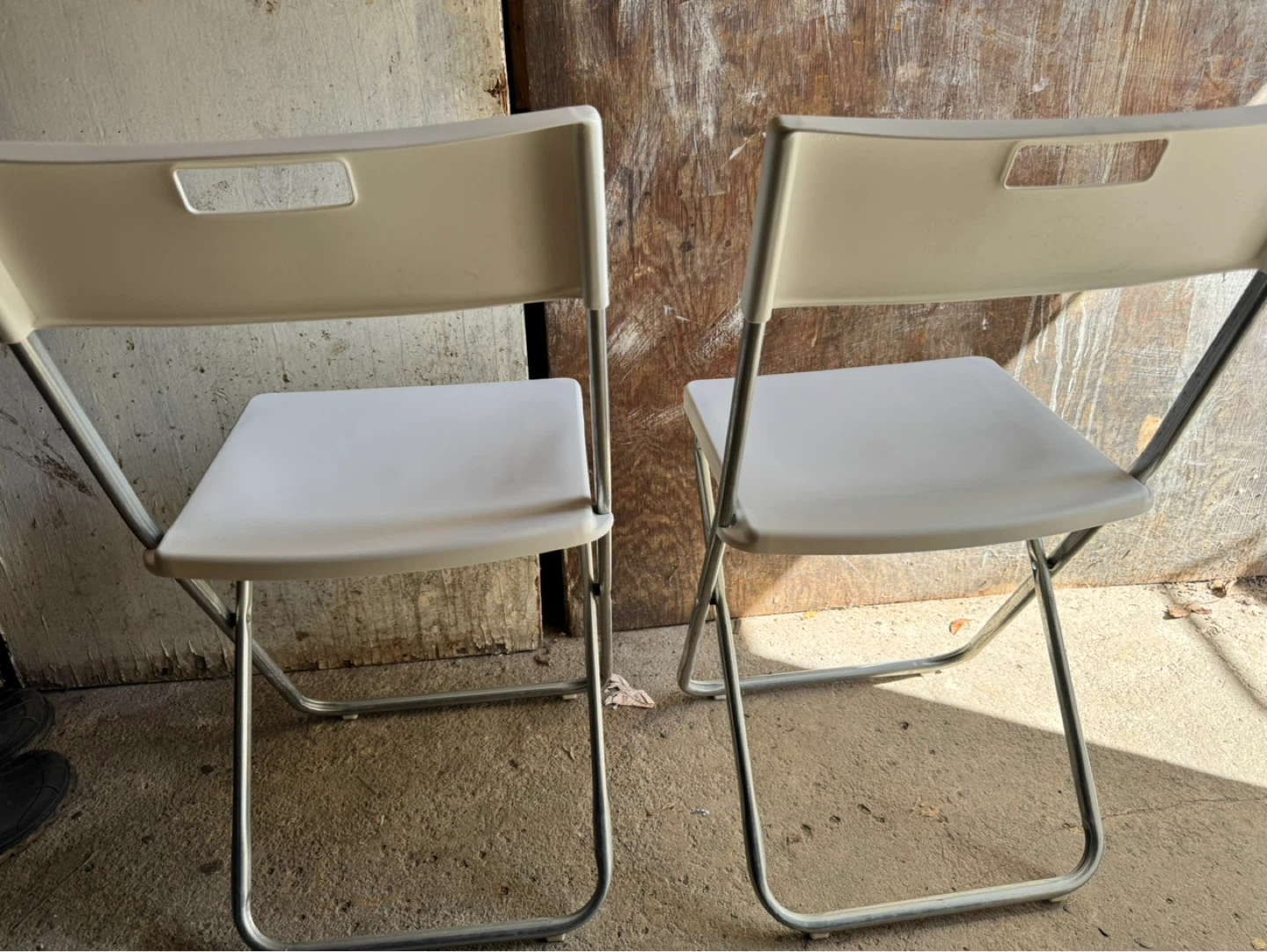 Stackable White Folding Chairs (Set of 10) - photo 2
