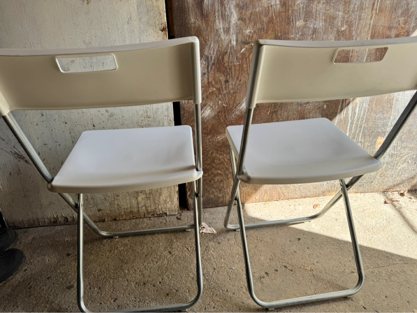 Stackable White Folding Chairs (Set of 10) - photo 5