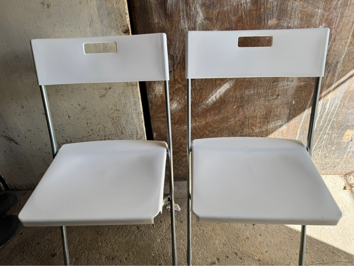Stackable White Folding Chairs (Set of 10) - photo 4
