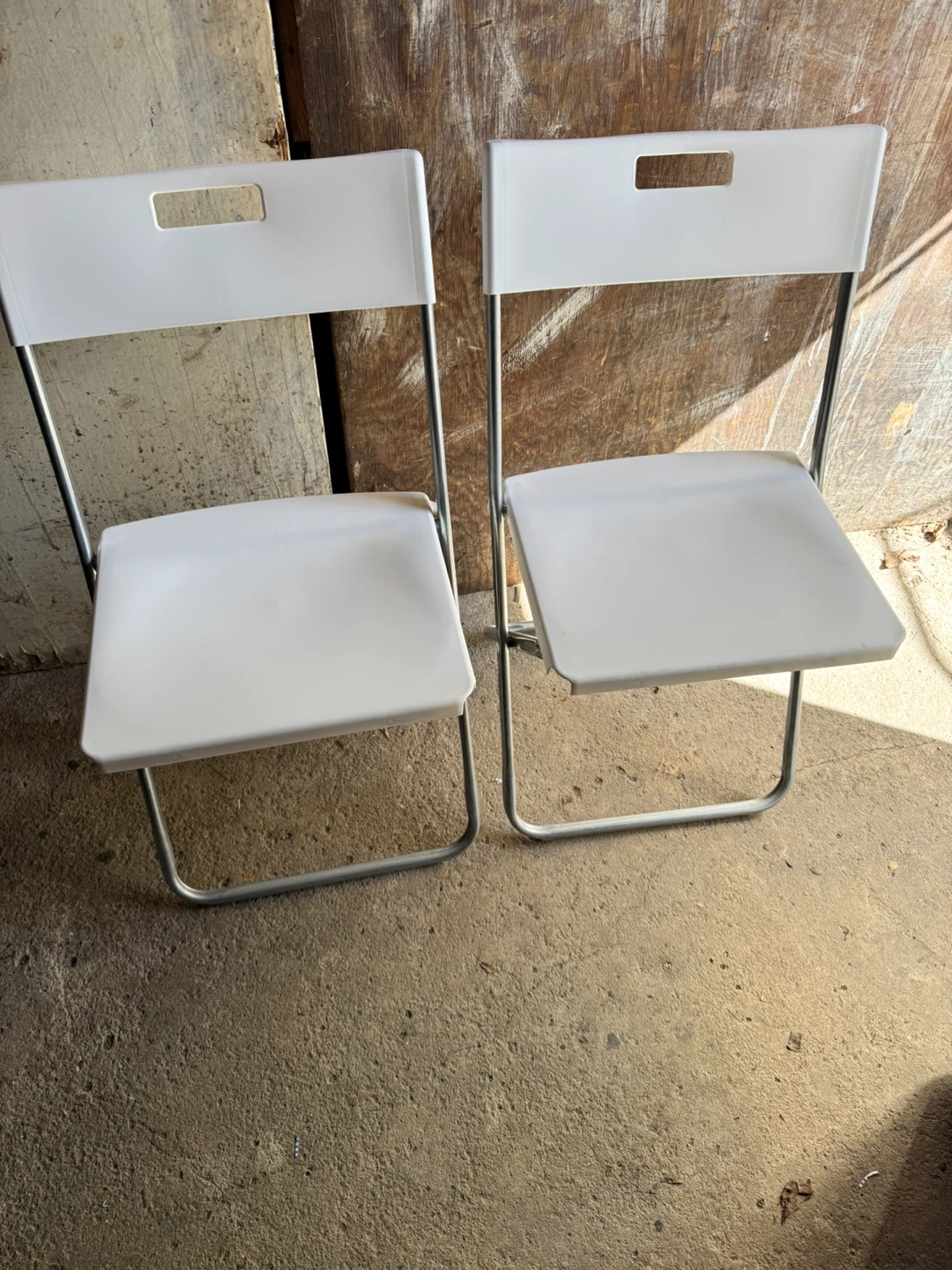 Stackable White Folding Chairs (Set of 10)