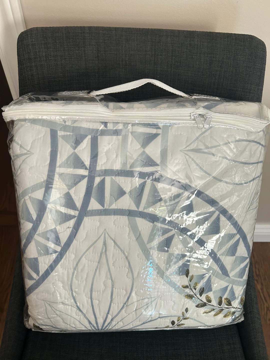 BRAND NEW DOUBLE/QUEEN SIZE QUILT SET (SEE LISTING) - photo 2