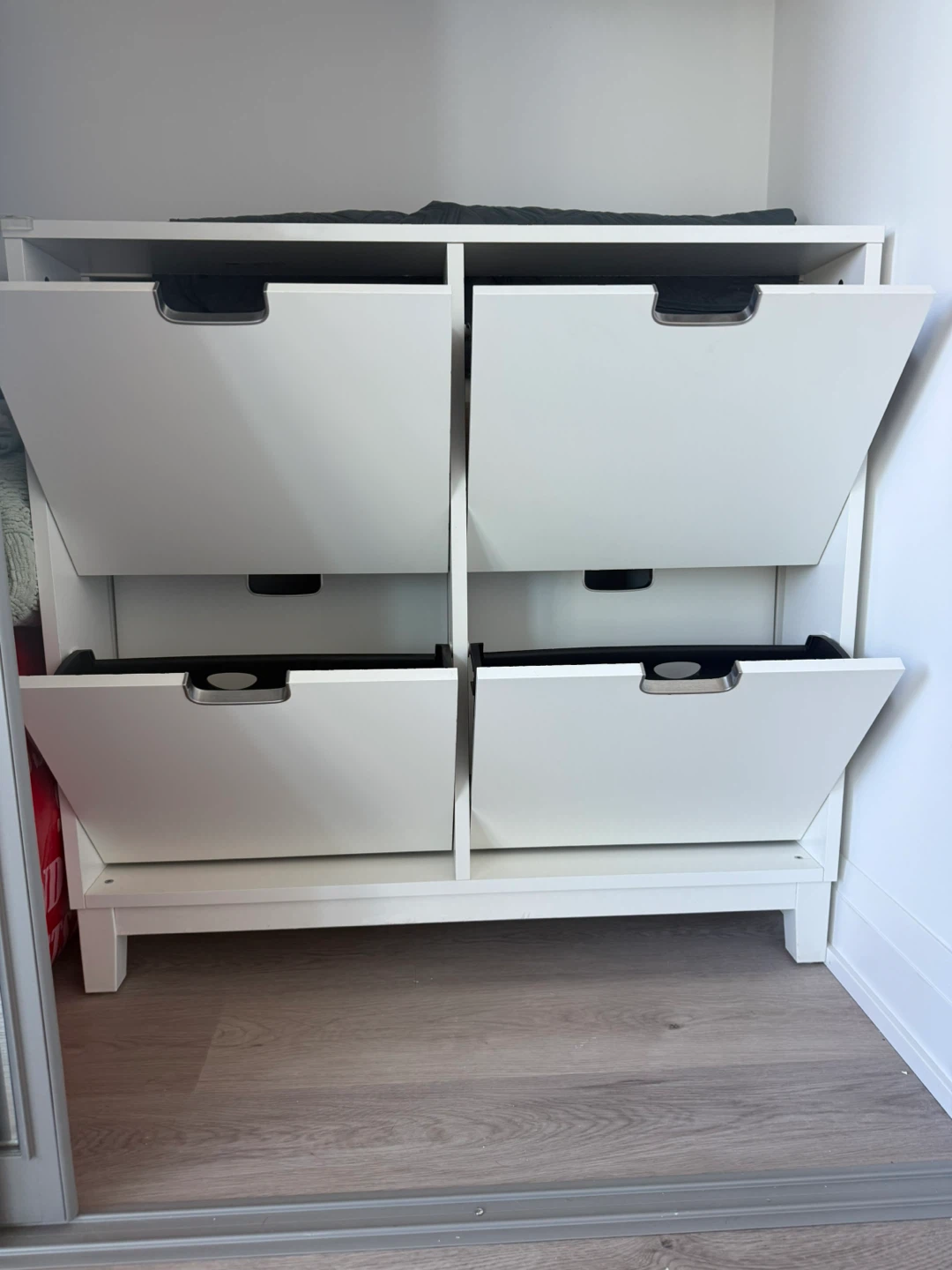 White 4-Door Shoe Cabinet - photo 2