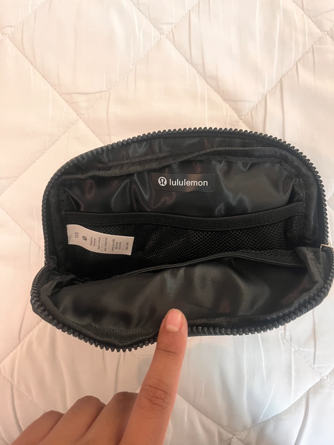Lululemon Everywhere Belt Bag - photo 3