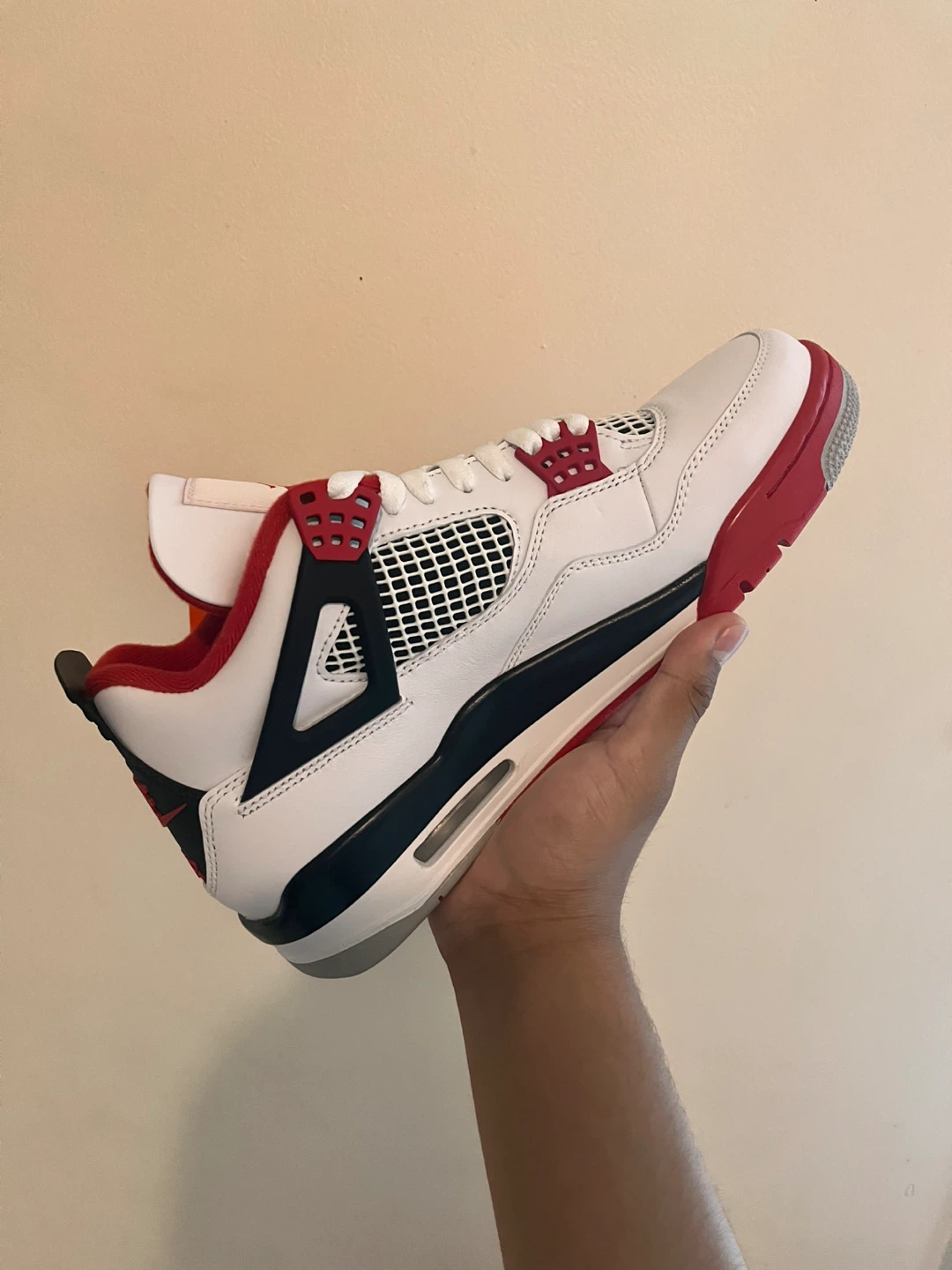Jordan 4 Fire Reds - photo 2