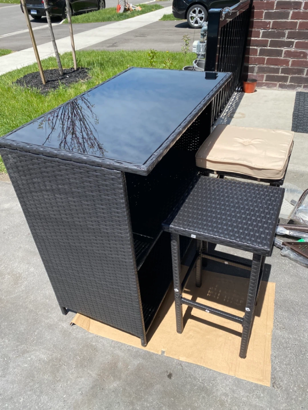 Black Rattan Bar Table with Glass Top and Stool - photo 2