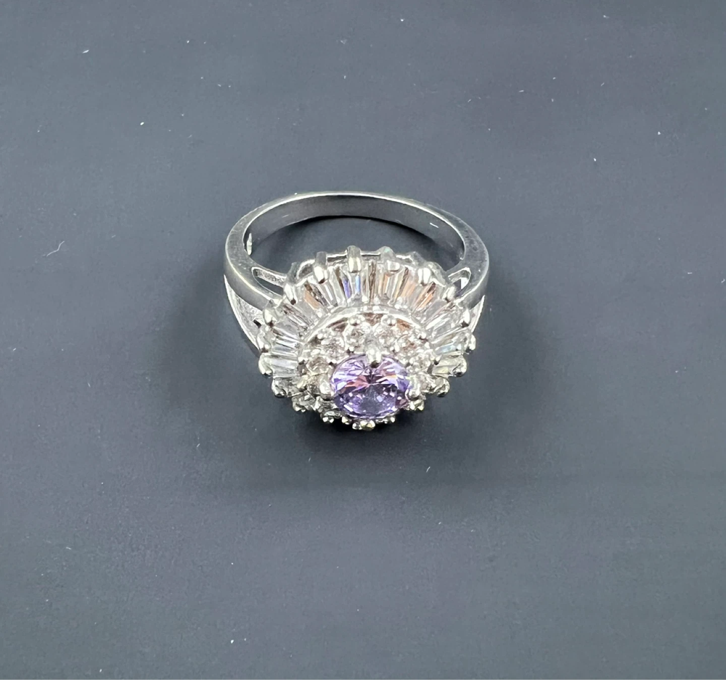 Vintage-Style Statement Ring - photo 4