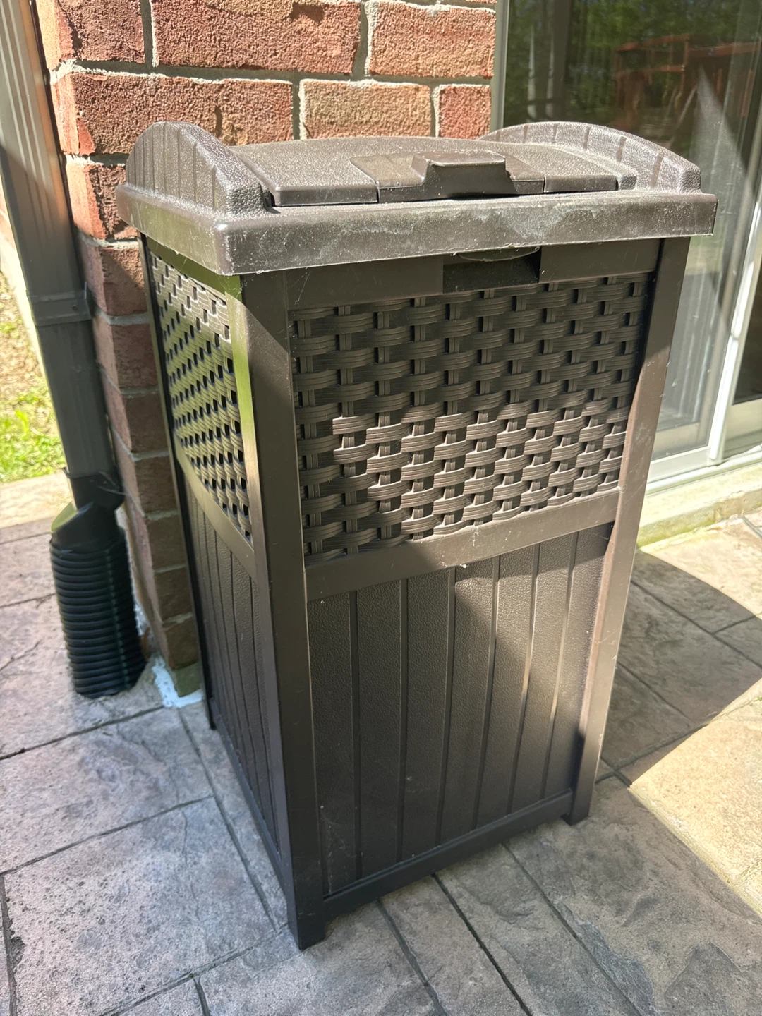 Rubbermaid Outdoor Trash Can