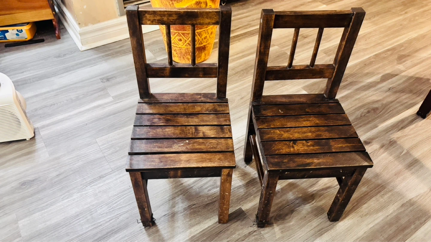 Wooden Kids Table and 2 Chairs Set - photo 3