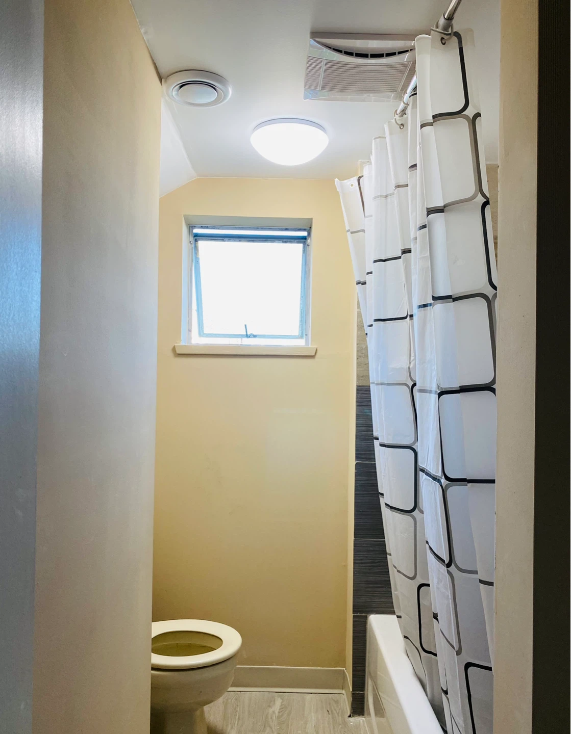 Burnaby / Near SFU – Studio Suite for Rent - photo 5