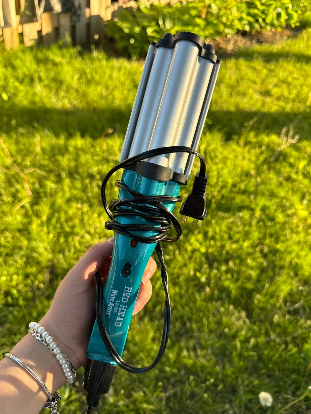 Bed Head TIGI Wave Artist Hair Waver Iron