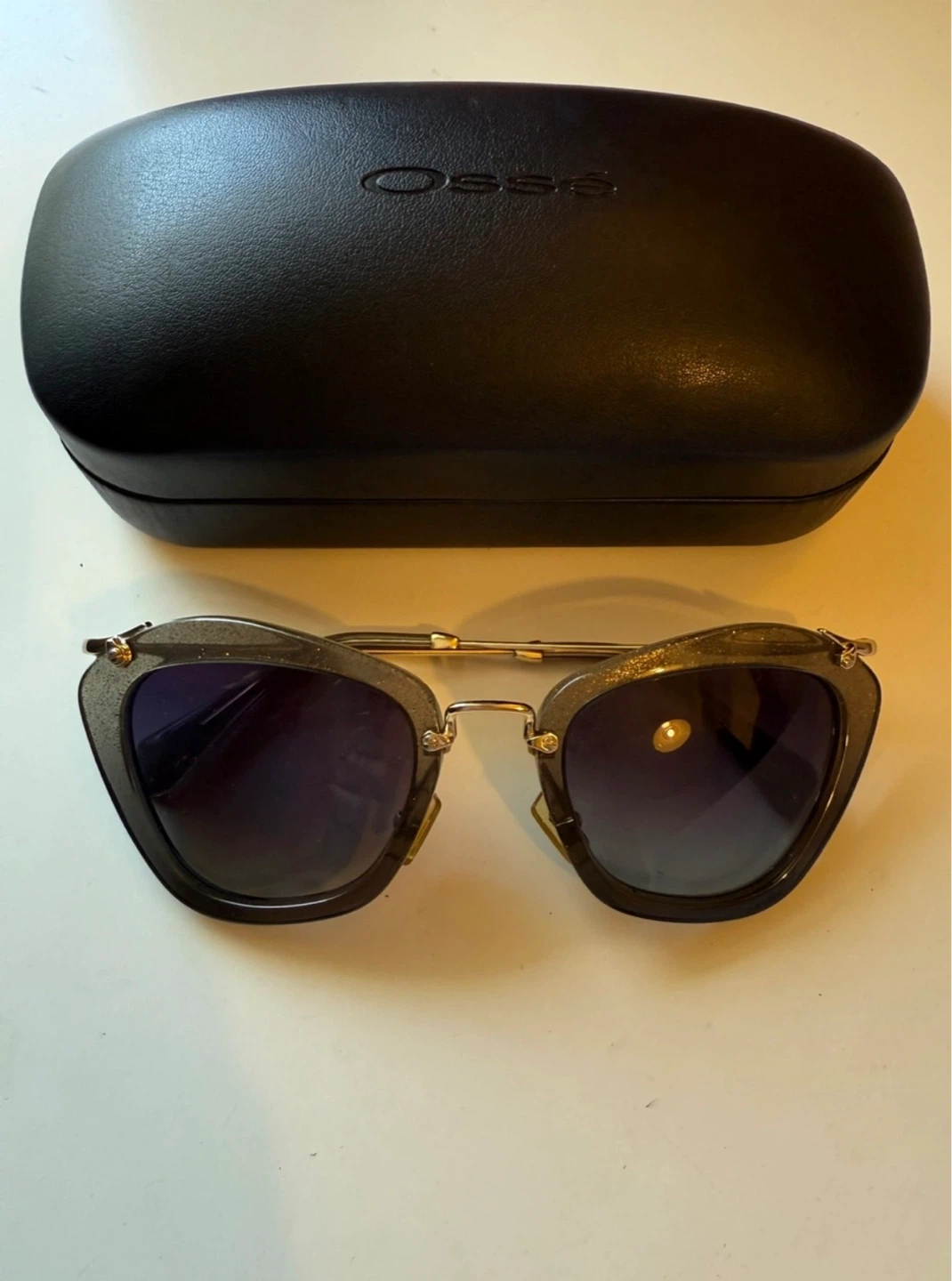 Osse Sunglasses with Case