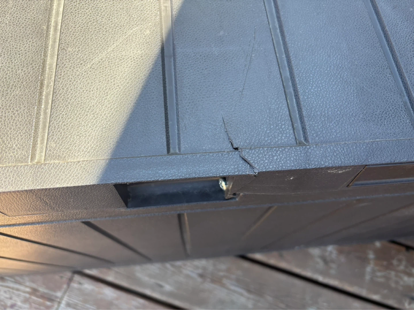 Outdoor storage bin - photo 2