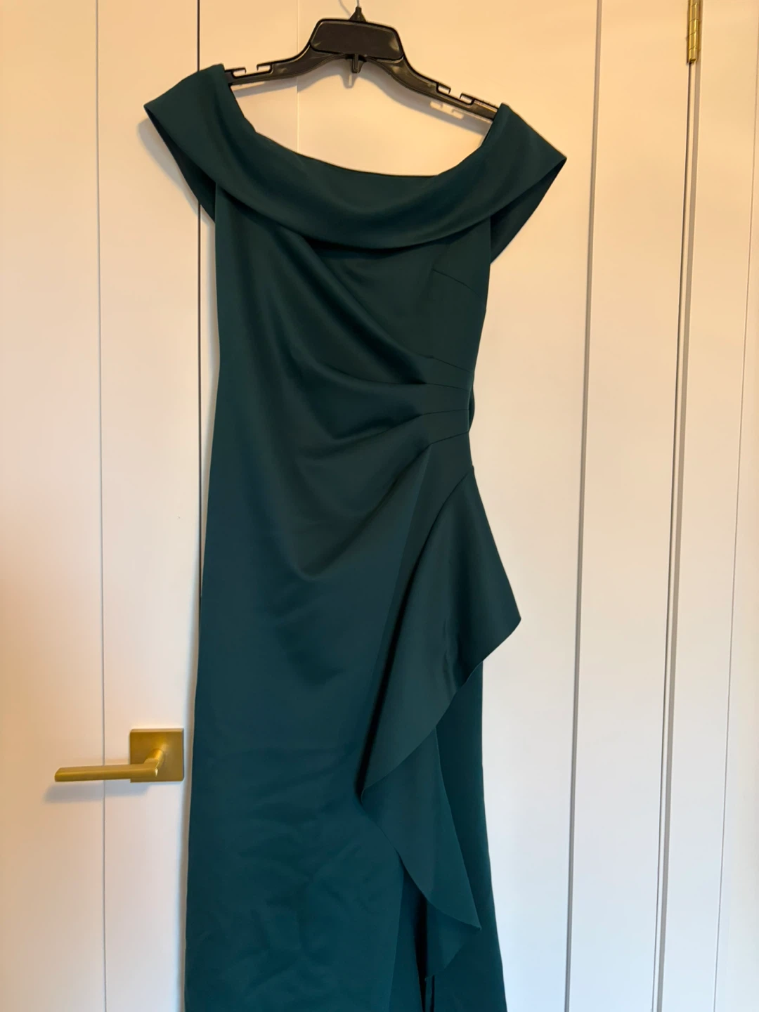 Green Off-the-Shoulder Ruffle Dress