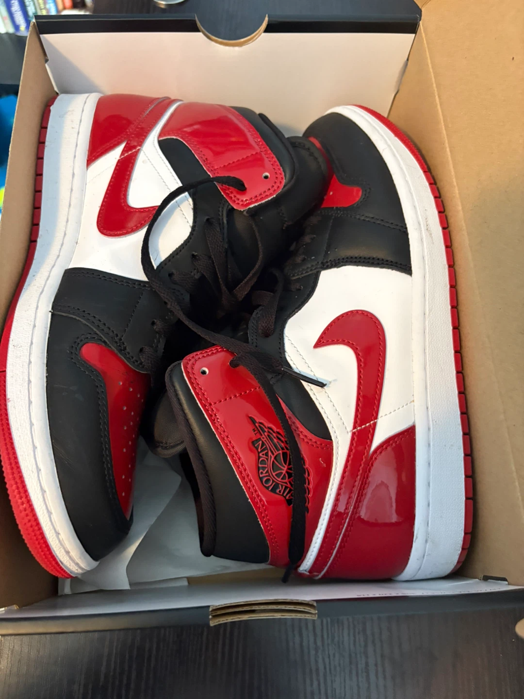 Air Jordan 1 Mid SE Size 9 | Worn Once | With Box - photo 3