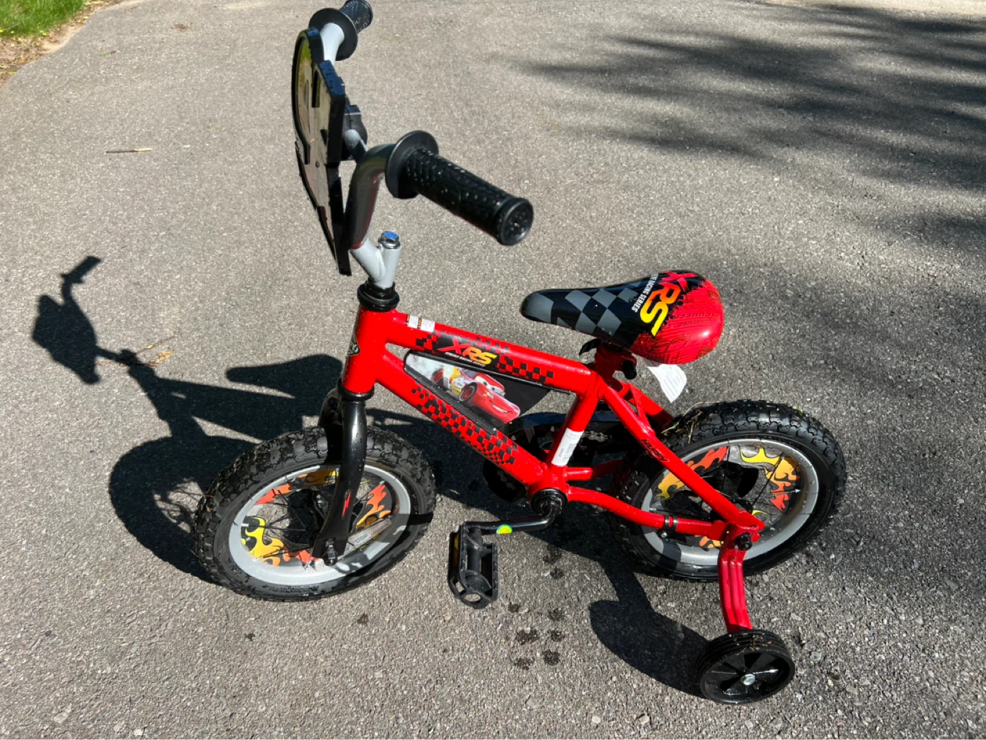 Lighting McQueen Bike, 12” wheels with removal training wheels - photo 2