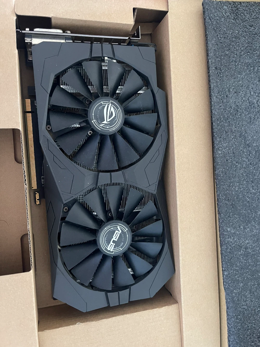 ASUS ROG Strix Radeon RX 570 OC 4gb - photo 2