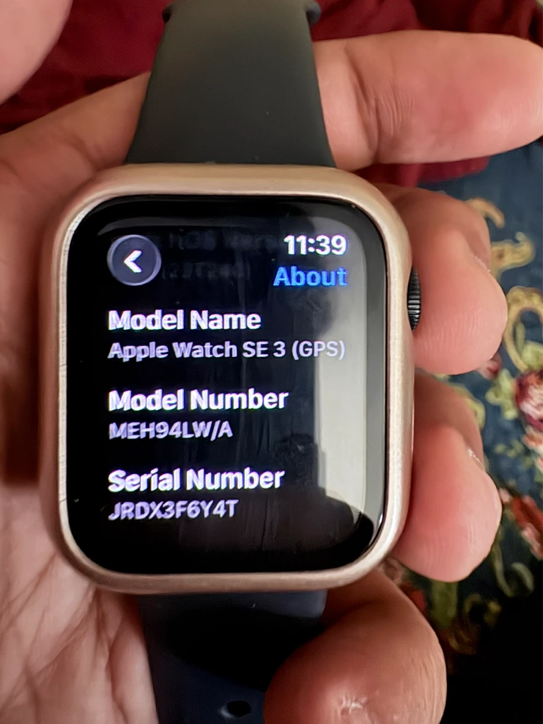 Apple Watch SE (2nd Gen) - GPS - 40mm - Gold Aluminum Case - photo 2