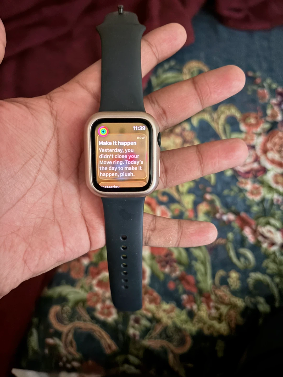 Apple Watch SE (2nd Gen) - GPS - 40mm - Gold Aluminum Case