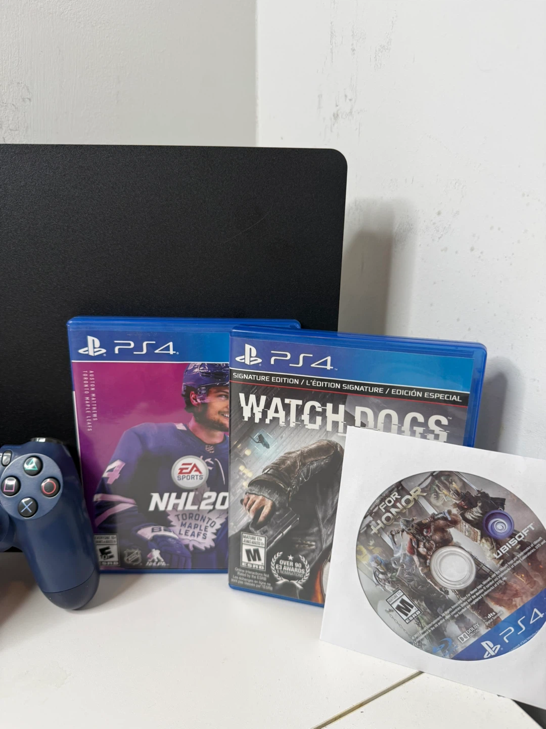 PlayStation 4 with games - photo 3