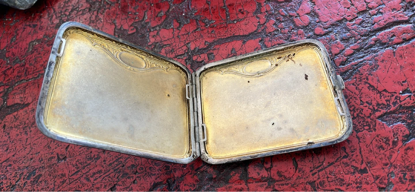 Antique Silver Card Case with red Gem Accent - photo 3