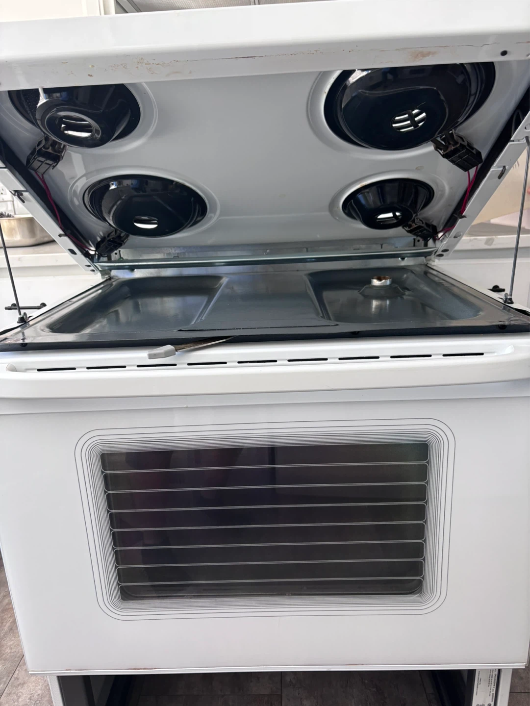 GE 30" Electric Stove - photo 4