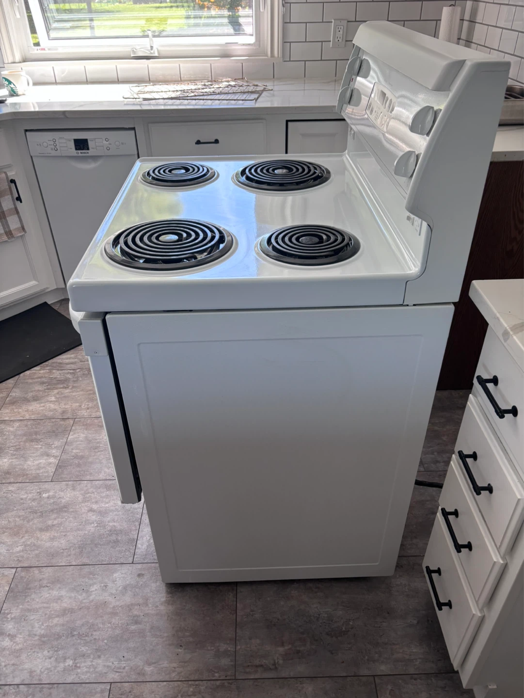 GE 30" Electric Stove - photo 3