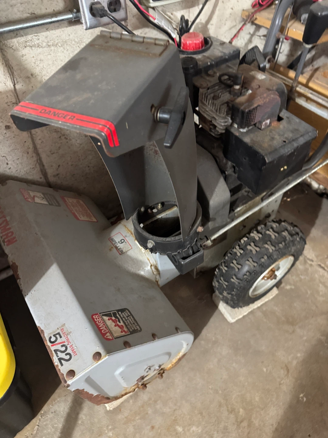 Montgomery Wards Snow Blower 5/22