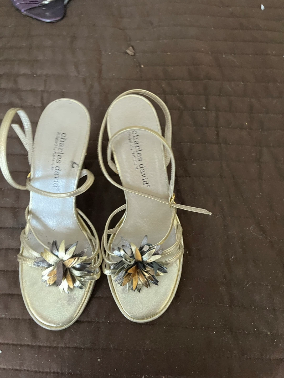 Charles David Gold Flower Embellished Heeled Sandals - photo 3