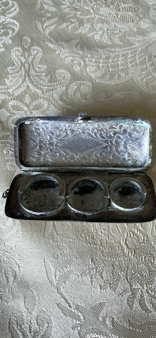 Antique Silver Etched Coin Holder Case - photo 2