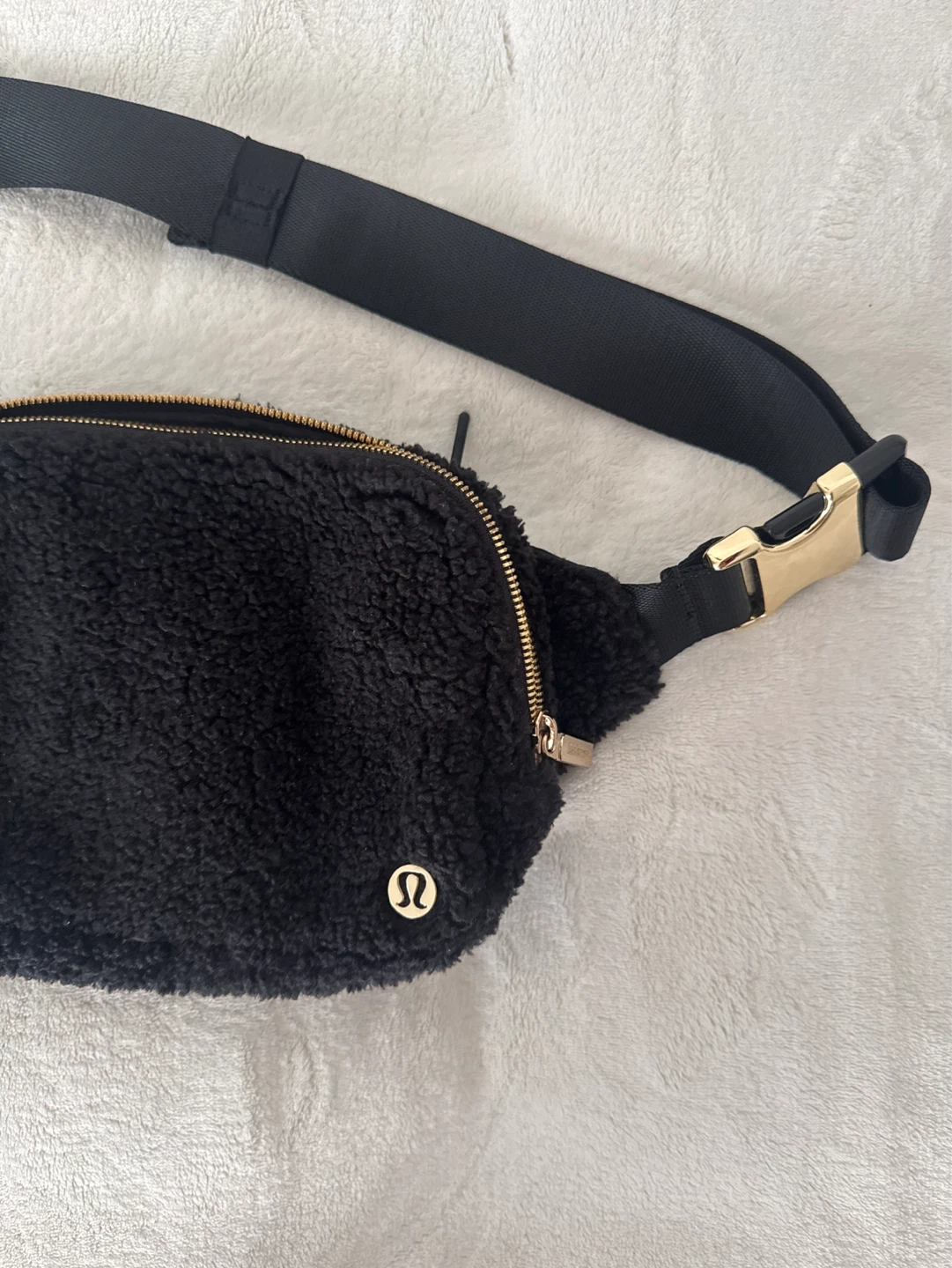 Lululemon Everywhere Fleece Belt Bag - Black Fleece - photo 2