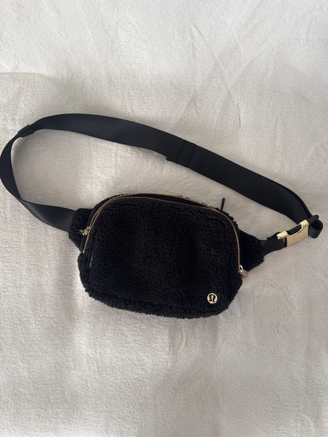 Lululemon Everywhere Fleece Belt Bag - Black Fleece