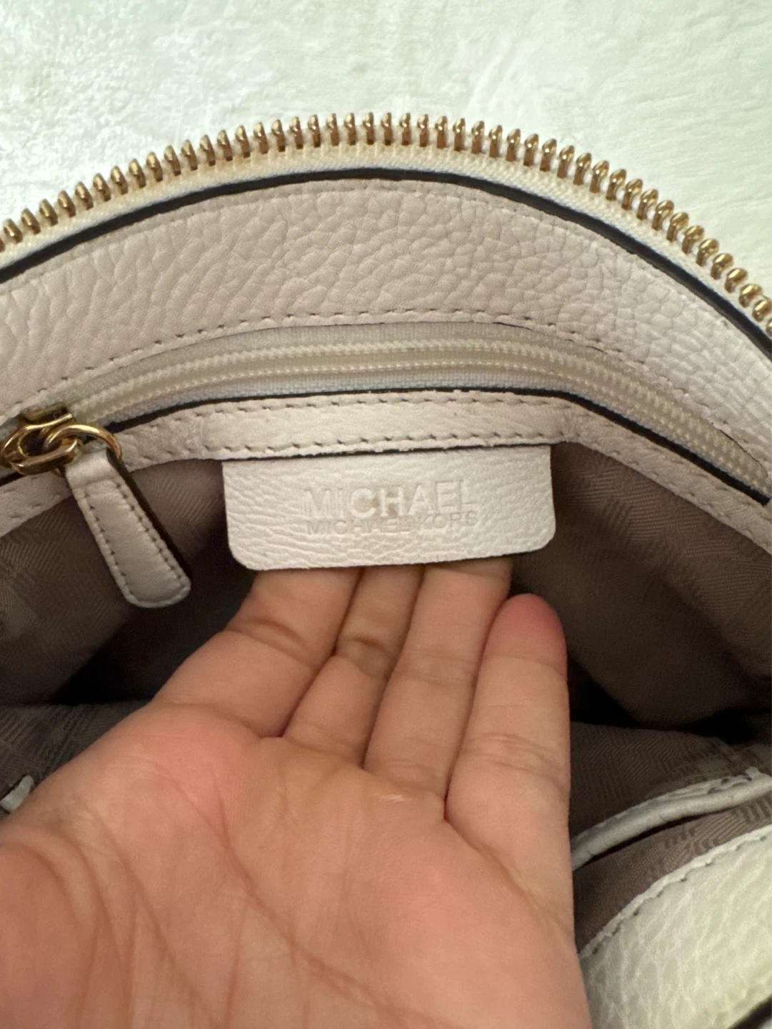 Michael Kors White Leather Crossbody Bag - photo 4