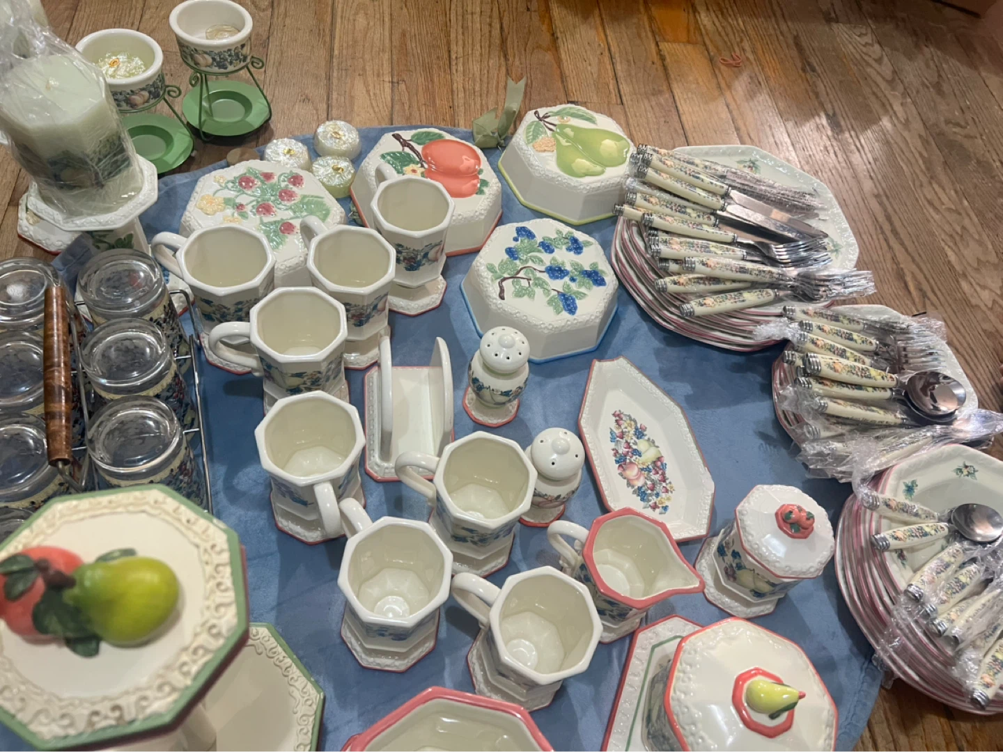 Fruit & Floral Dinnerware and Cutlery Set - photo 3
