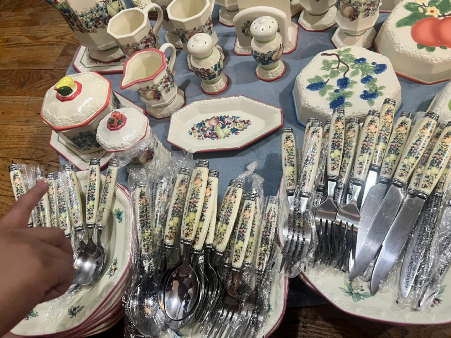 Fruit & Floral Dinnerware and Cutlery Set - photo 2