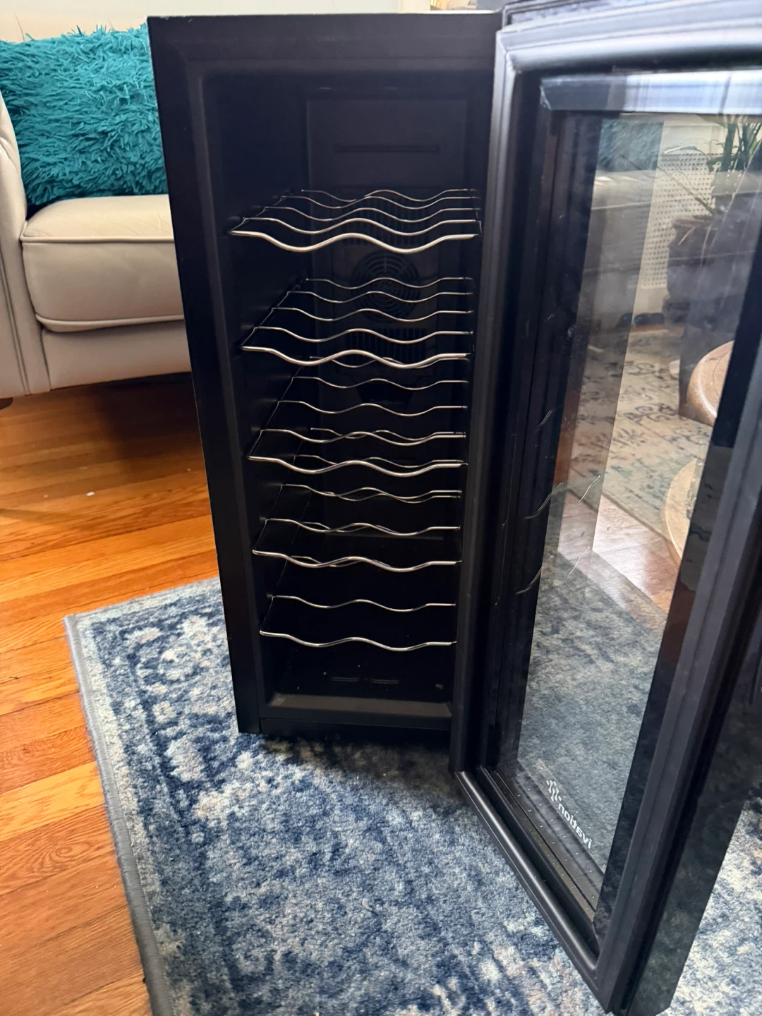 Vinotemp Wine Cooler Refrigerator - photo 2