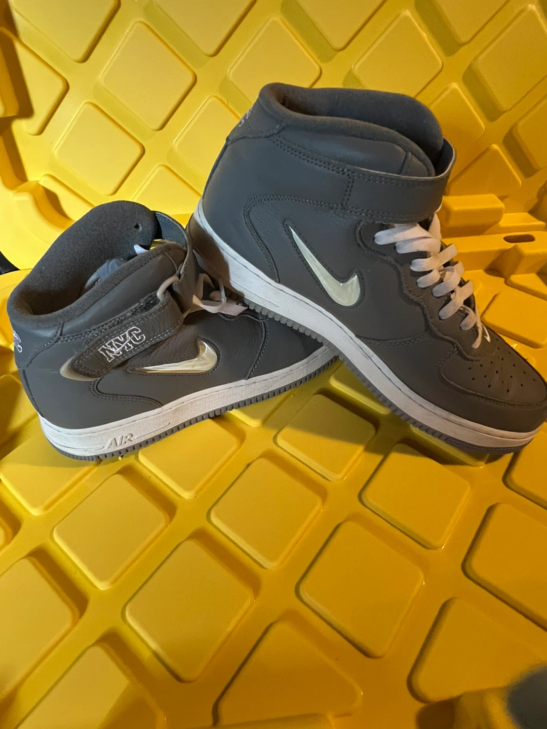 Nike Air Force 1 Mid 'NYC' Sneakers