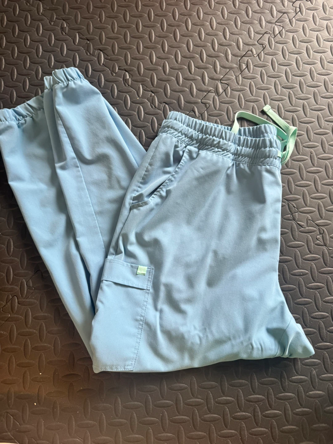 Pink Scrub Top & Blue Jogger Pants Set - photo 4