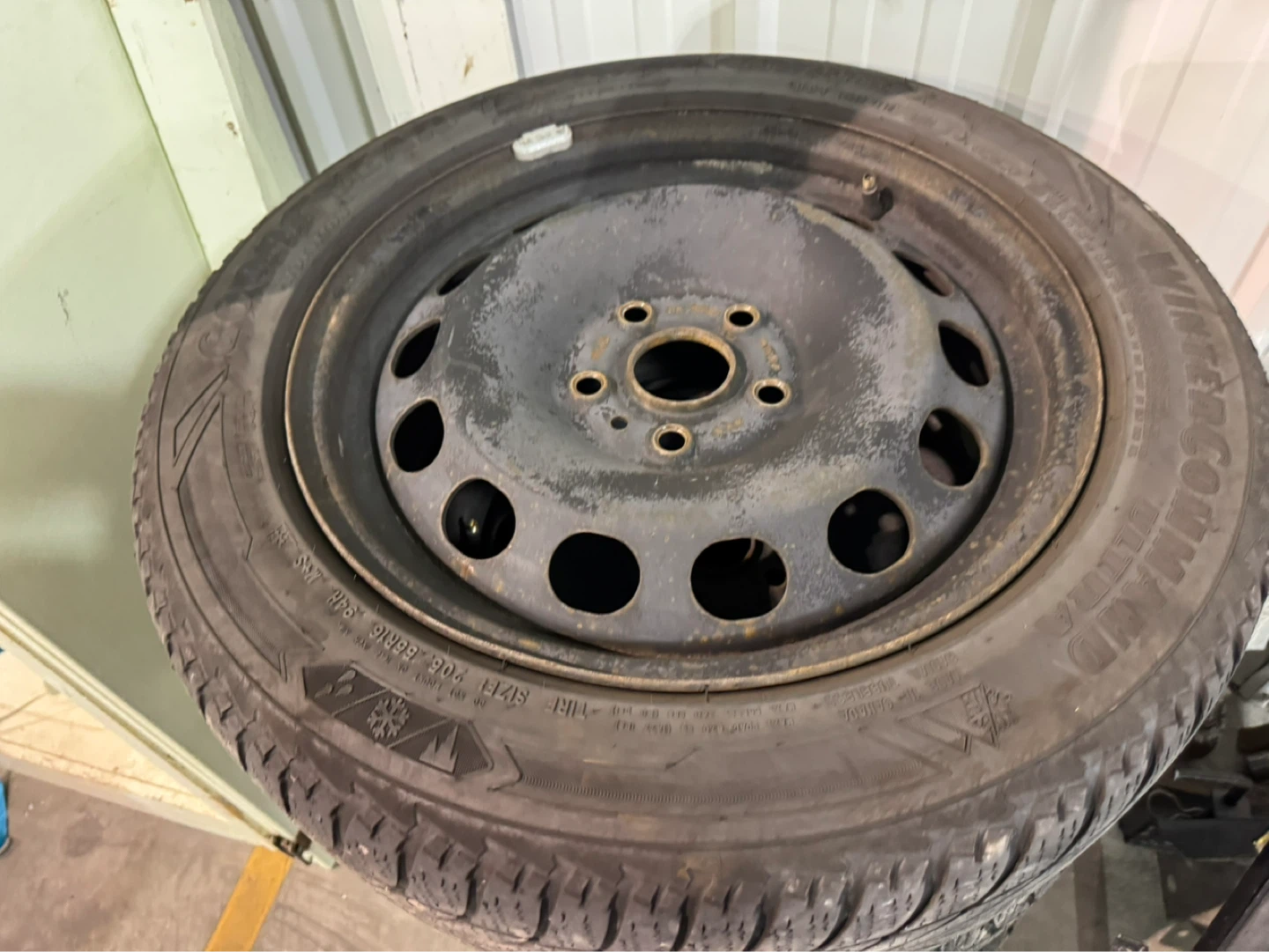 Set of 4 Winter Tires on Rims - photo 2