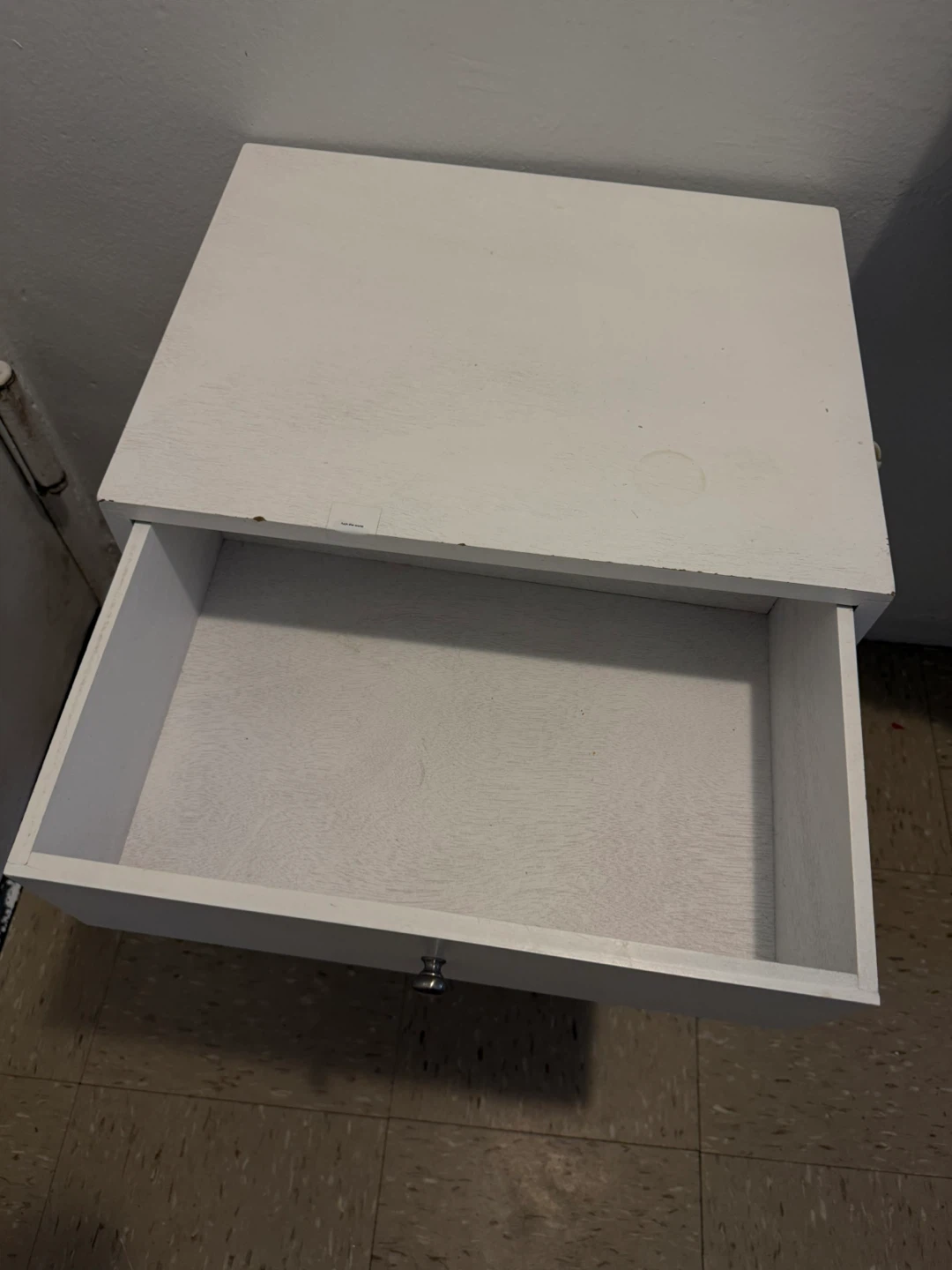 White 1-Drawer Nightstand with Tapered Legs - photo 4