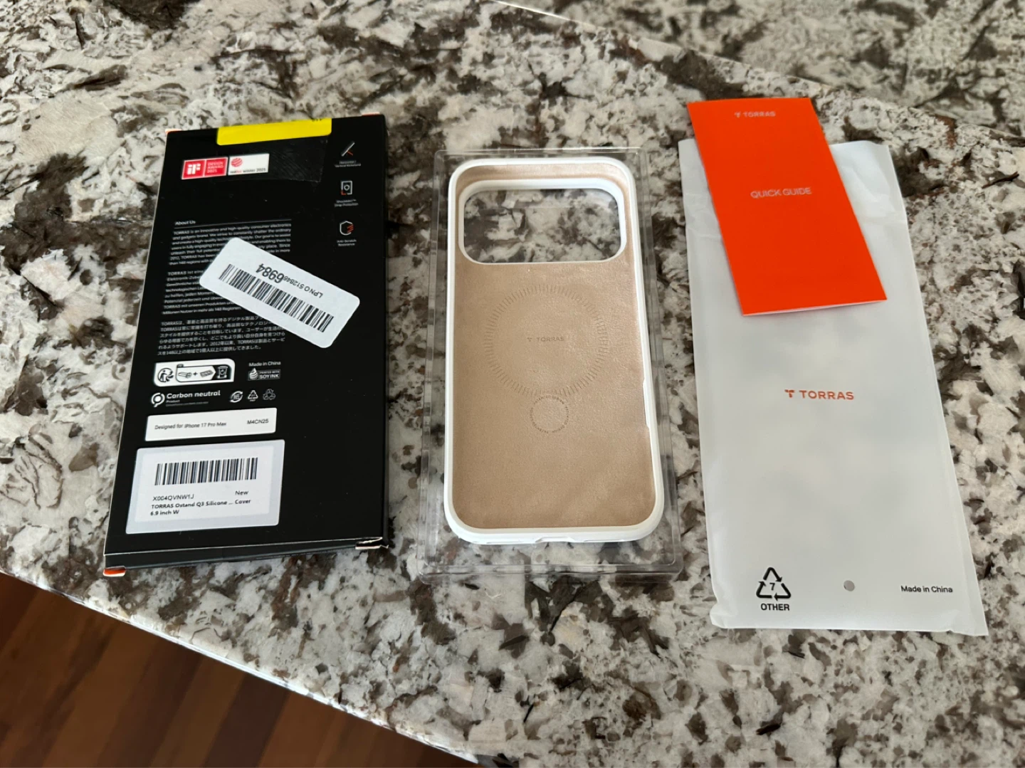 NEW TORRAS Ostand Q3 Silicone Case for iPhone 17 Pro Max - White - photo 3