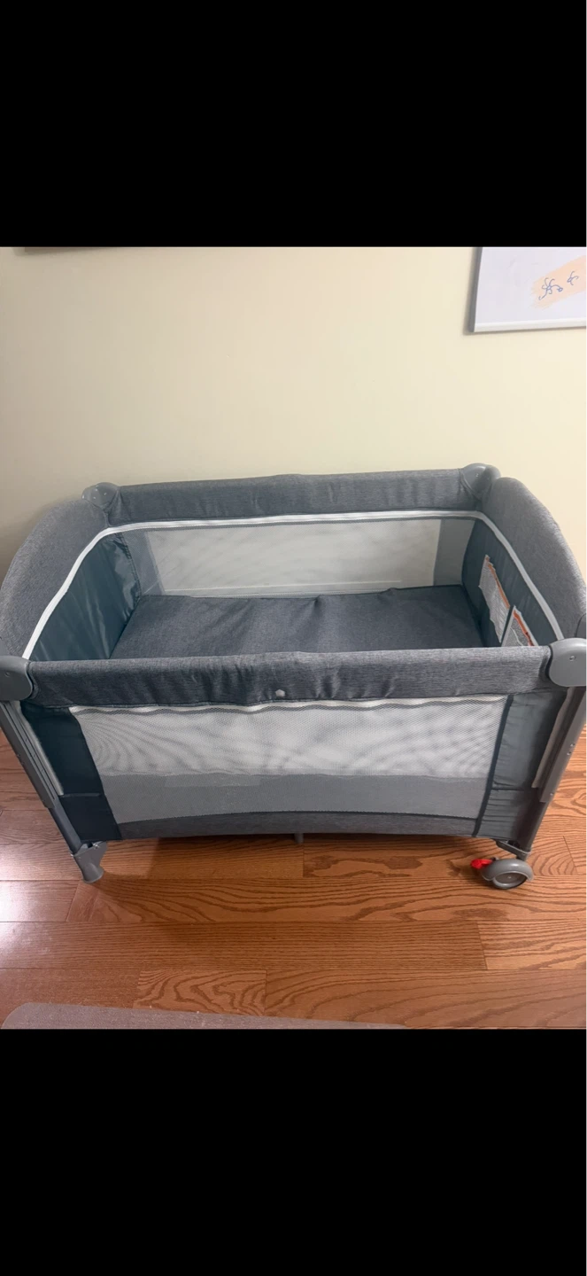 Play/Sleep Crib with Diaper Changer and Two-Level Floors - photo 3
