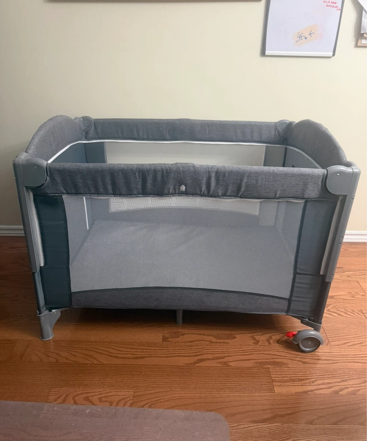 Play/Sleep Crib with Diaper Changer and Two-Level Floors - photo 5