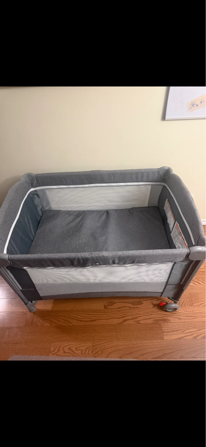 Play/Sleep Crib and with a Diaper Changer and Two-Level Floors - photo 5