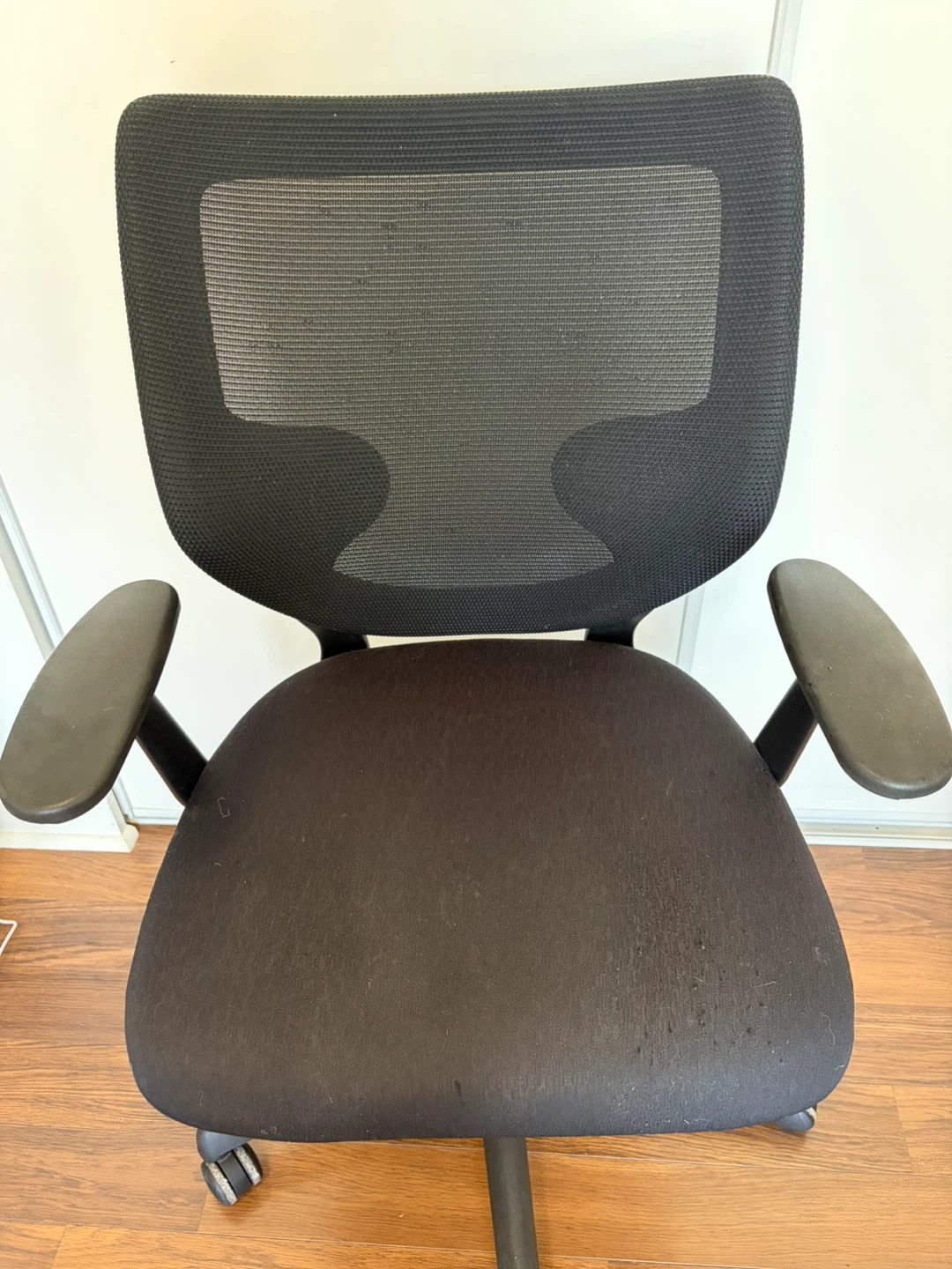 Black Mesh Back Office Chair - photo 2
