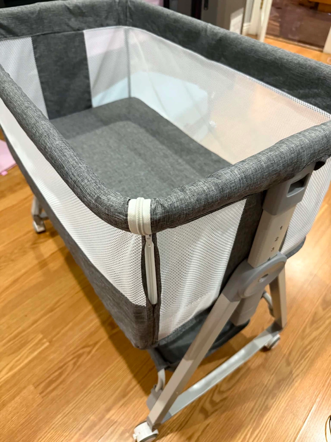 Grey Bassinet with Mattress and Sheet - photo 2