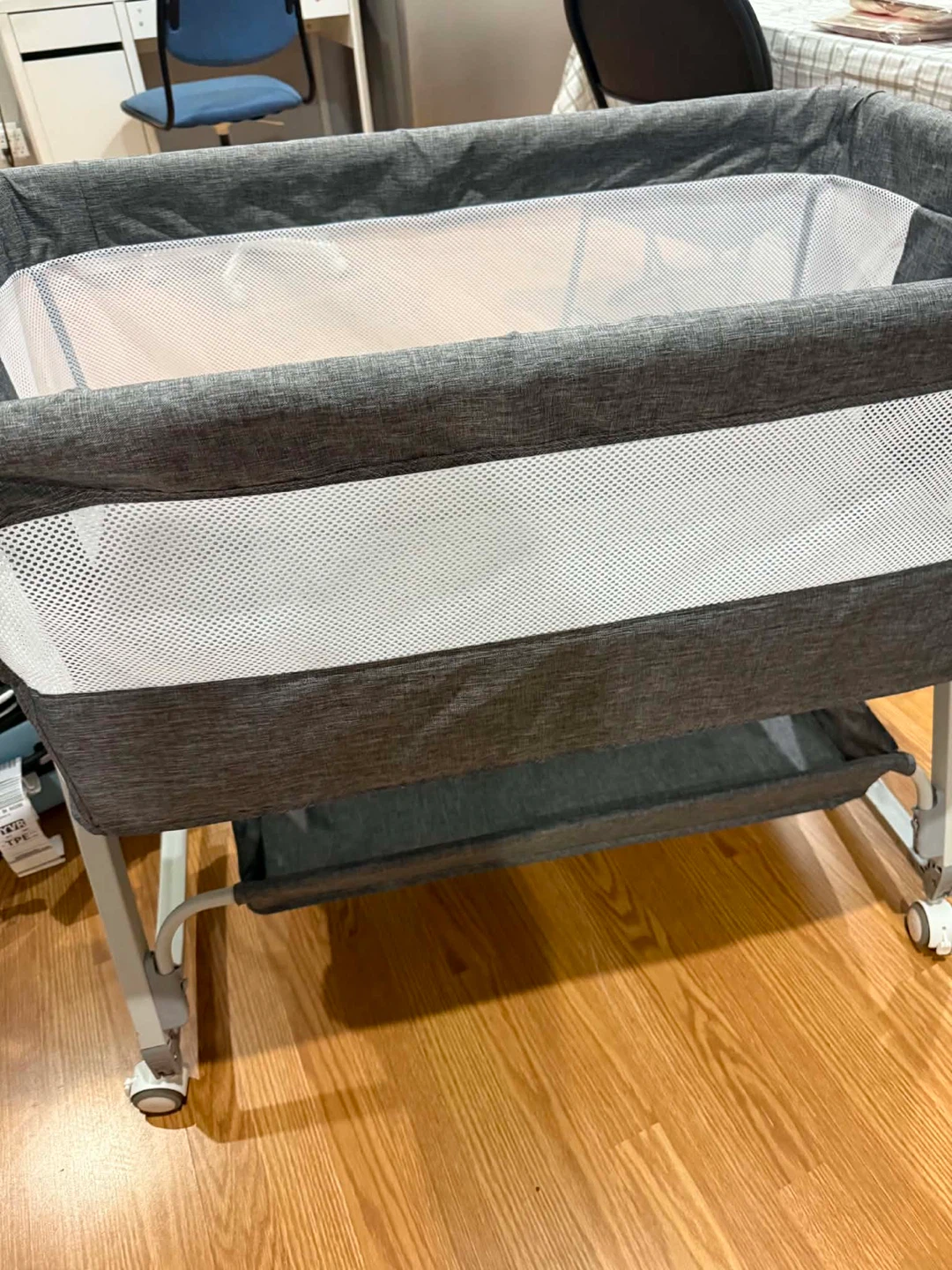 Grey Bassinet with Mattress and Sheet - photo 4