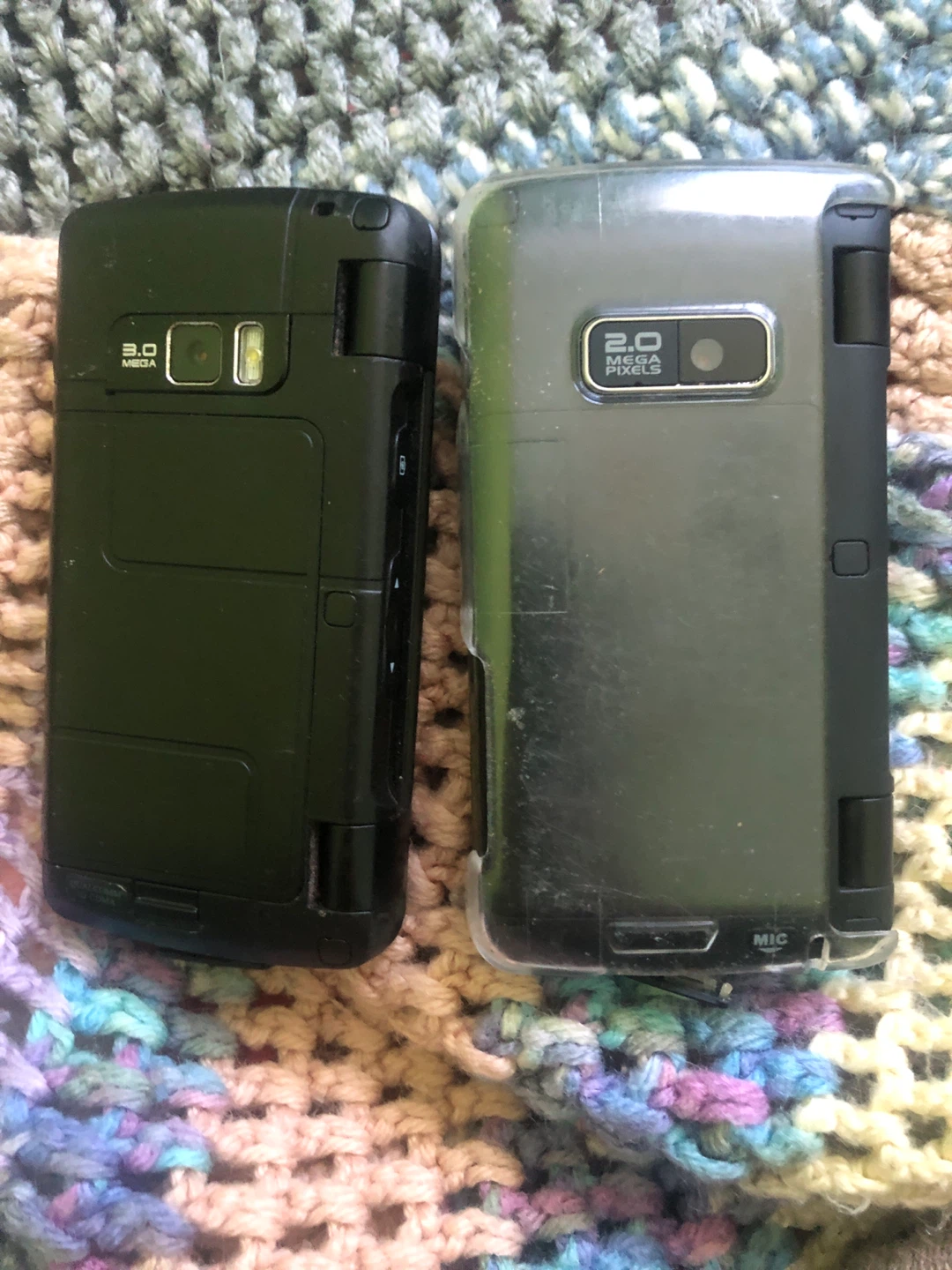 2 LG Phones - 3.0 Megapixels & 2.0 Megapixels - photo 2
