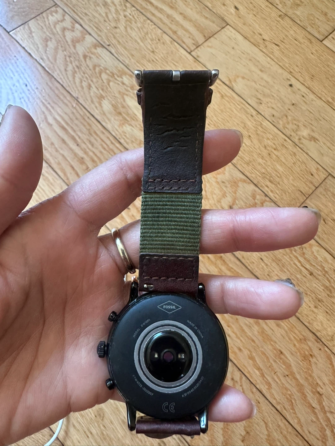 Fossil Smartwatch with Leather and Green Nylon Band - photo 4