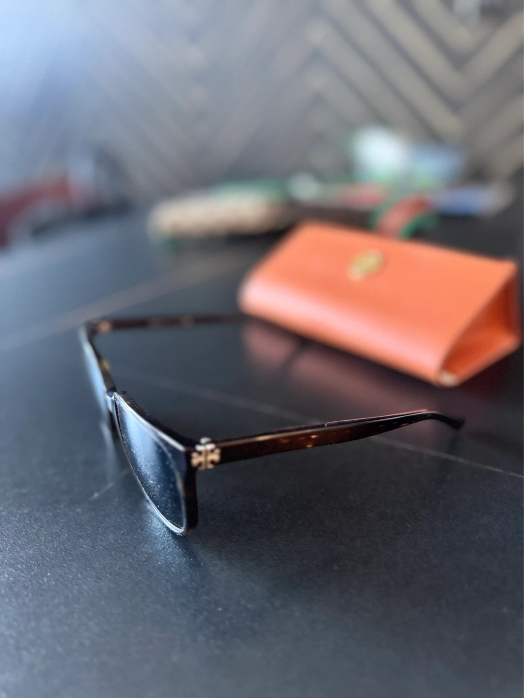Tory Burch Sunglasses with Case - photo 3