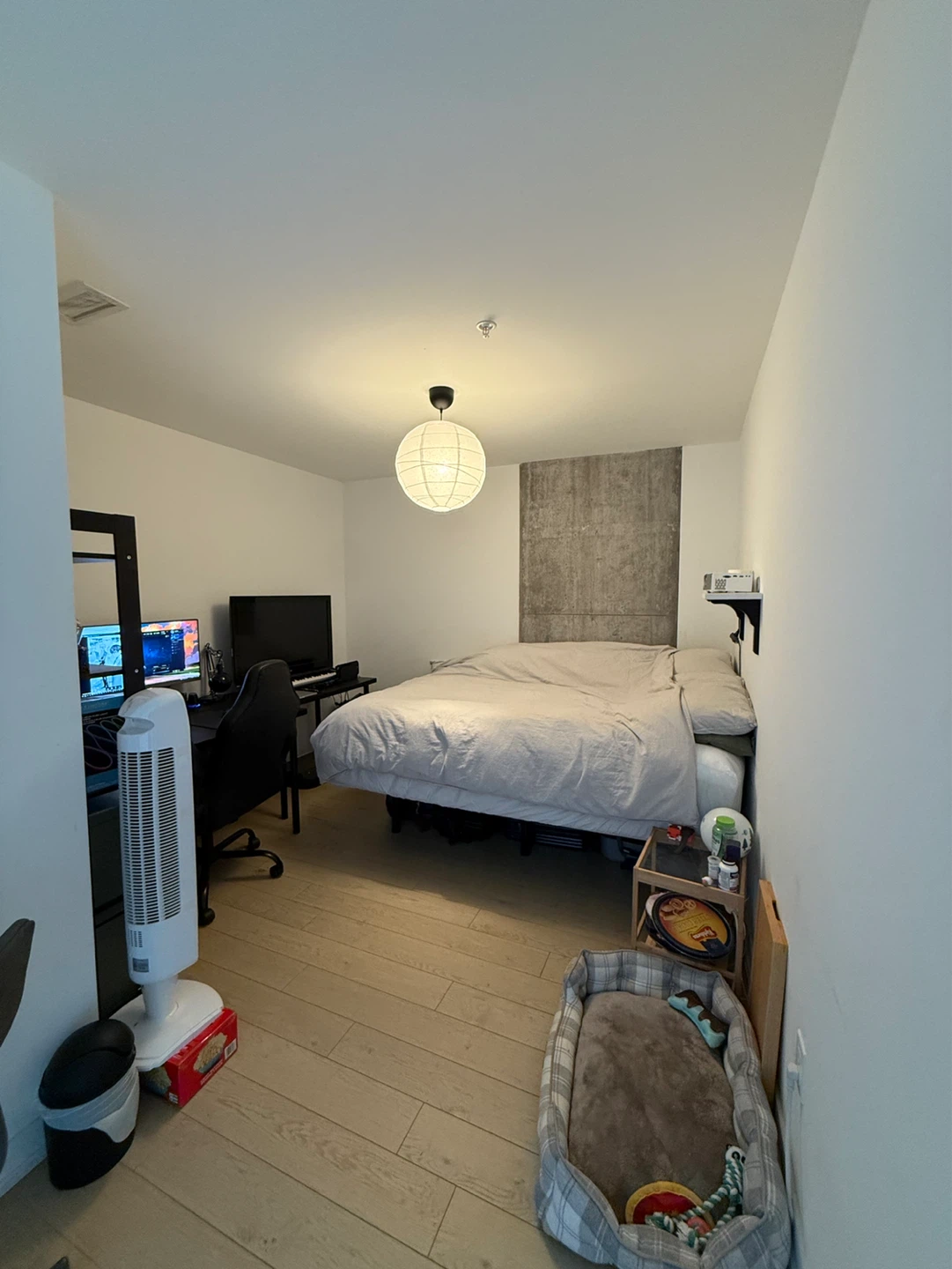 3 1/2 Stylish Home Office/Living Area - photo 4